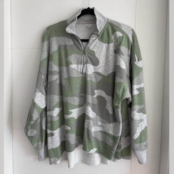 Aerie size small cameo half zip pullover. Oversized fit, fits like a medium. - Picture 1 of 2